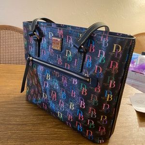 Dooney & Bourke DB75 Multi Shopper.